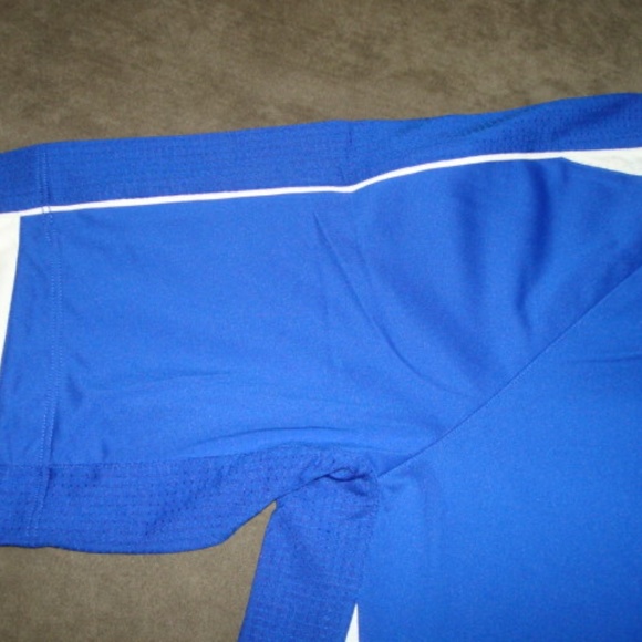 UNDER ARMOR SOCCER/FOOTBALL BLUE JERSEY SIZE LARGE - Picture 6 of 9